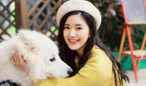 小八娱乐吃瓜的博主,揭秘娱乐圈最新吃瓜热点，带你领略明星幕后故事